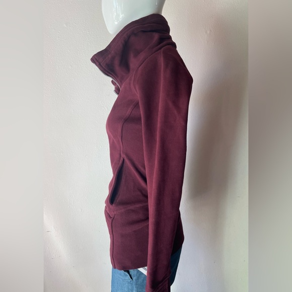 Lululemon Radiant II Full Zip Up Fitted Jacket. SZ 2 Garnet w/Cowell Neck - Picture 2 of 9